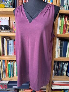 North Face Flashdry Plum V-Neck Sleeveless Tank